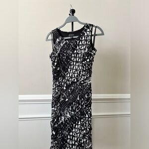 👉🏼 En Focus Studio B&W Flattering Cinch Dress | Size 6